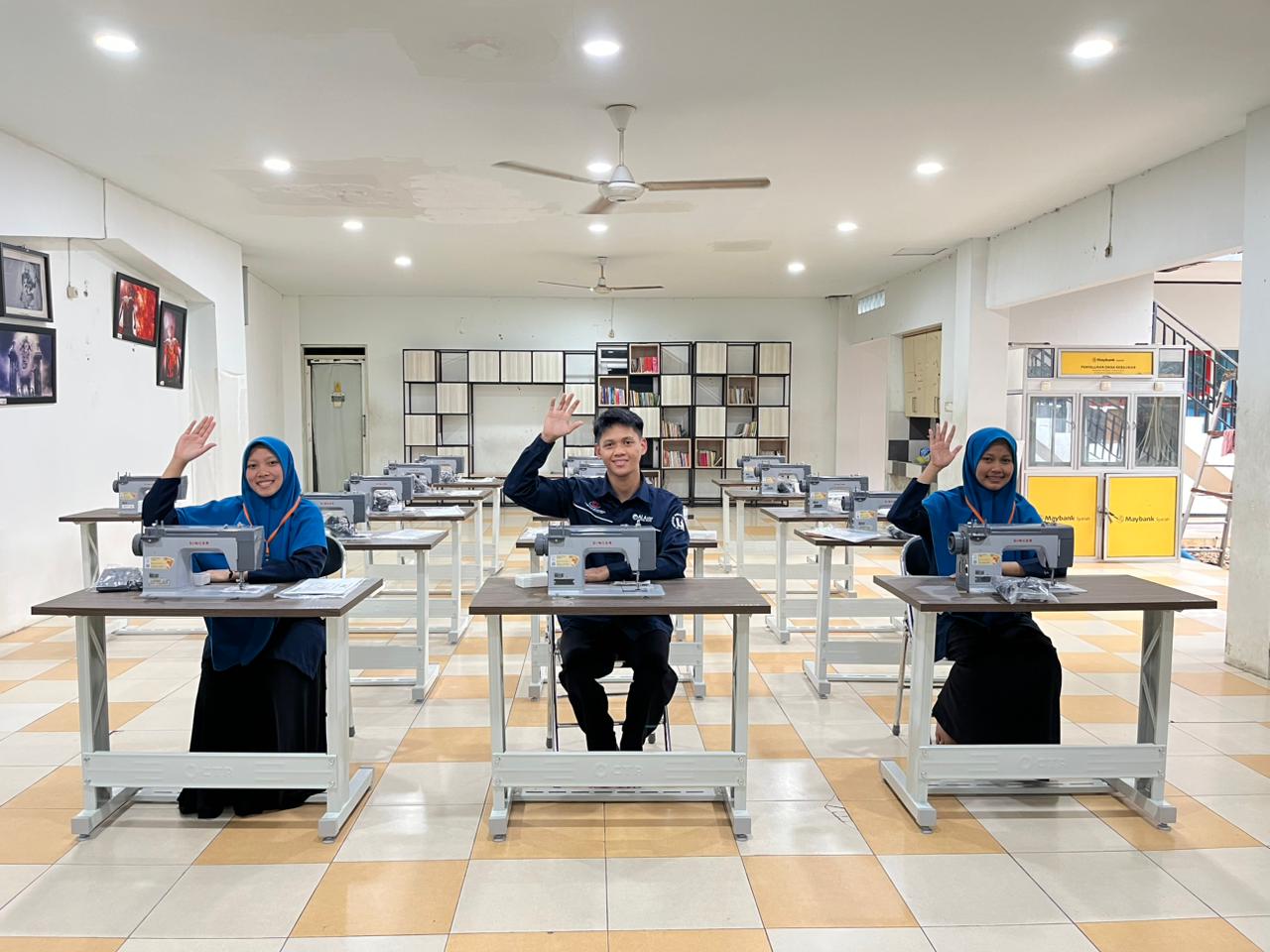 Rumah Gemilang Indonesia Terima Donasi 40 Mesin Jahit dari Qatar Charity melalui ZAD Indonesia